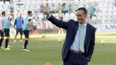 El banquillo caliente del Córdoba CF Muchos entrenadores poca duración