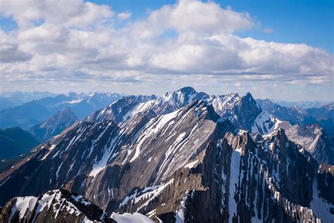 How To Hike Mist Mountain Hot Springs Summit The Banff Blog