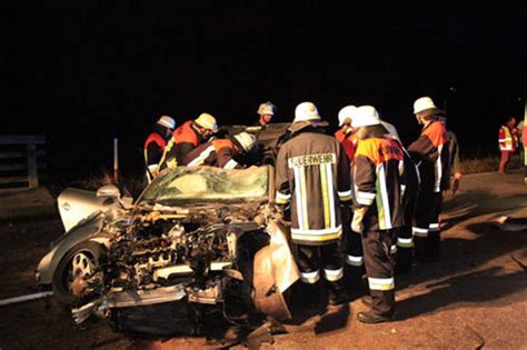 Schwerer Unfall Audi Berschl Gt Sich