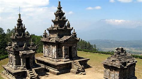 Candi Bersejarah Peninggalan Kerajaan Mataram Kuno Poskata