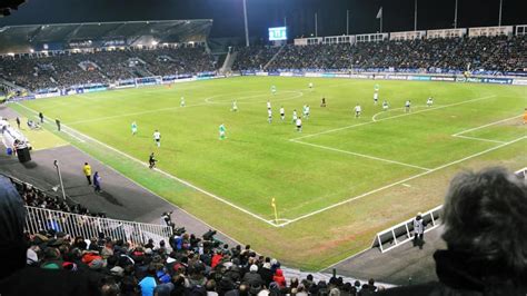 Tours Une Nouvelle Pelouse Pour Le Stade De La Vallée Du Cher