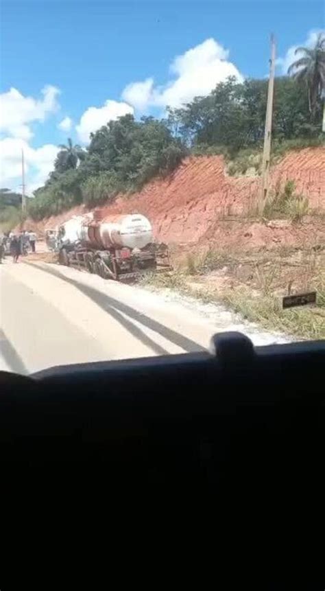 Acidente Com Duas Carretas E Carro Deixa Uma Pessoa Morta Na Br 381