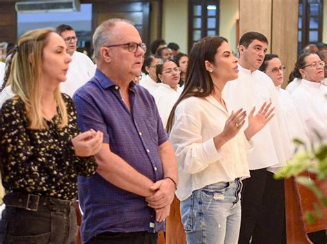 Yandra Moura Participa De Missa De Corpus Christi Em Aracaju Yandra Moura