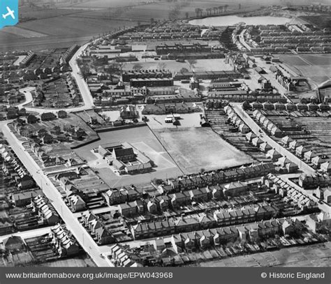 Epw England Hounslow Heath Junior School Hounslow