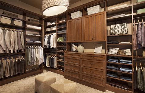 Walk In Closet Designs For A Master Bedroom