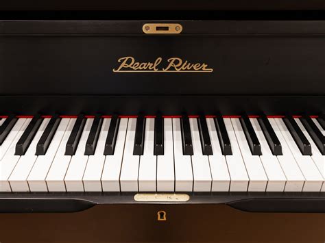 Pearl River UP115E Solich Piano