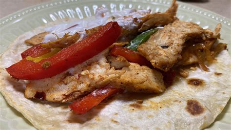 Sizzling Skillet Chicken Fajitas Easy And Delicious Chicken Recipe Youtube