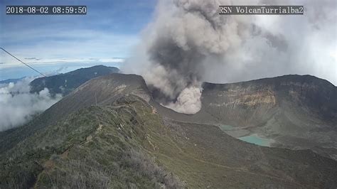 Actividad del volcán Turrialba aumentó durante la noche