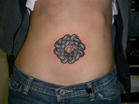 TATUAJES EN EL ABDOMEN PARA MUJERES Tatuaje abdomen Tatuaje de botón