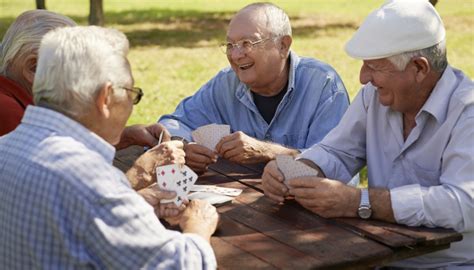 5 Ways A Companion Can Help Your Elderly Loved One Stay Social