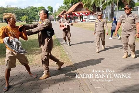 Satpol Pp Kejar Kejaran Dengan Odgj Di Taman Blambangan Pelaku Sering