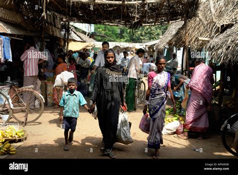 indian village market scene near trichy Stock Photo - Alamy