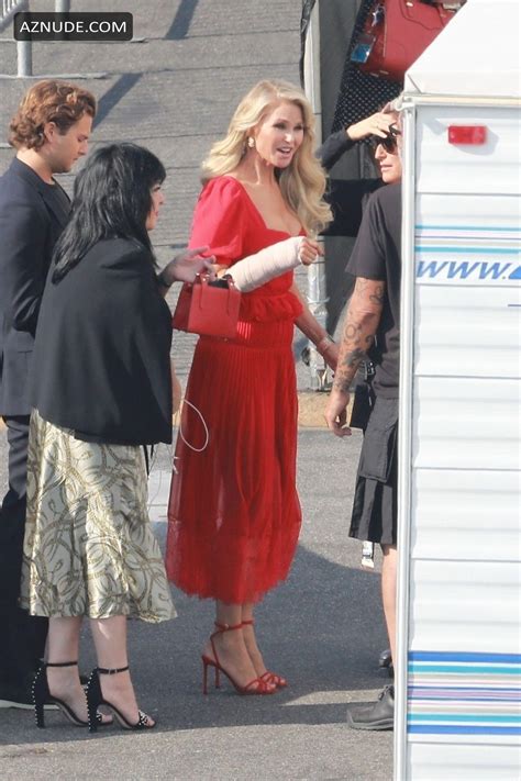 CHRISTIE BRINKLEY Nude AZNude