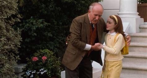 The Most Important 90 S Fashion Moments From The Parent Trap Parent