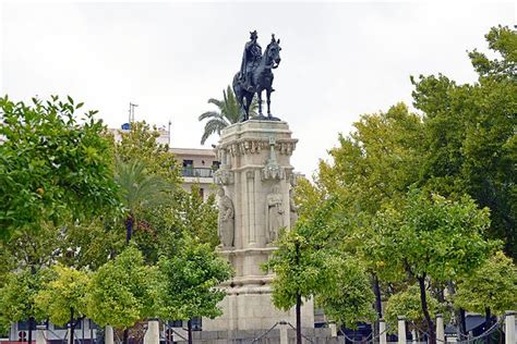 La Plaza Nueva De Sevilla Un Lugar Histórica Que Te Encantará Visitar