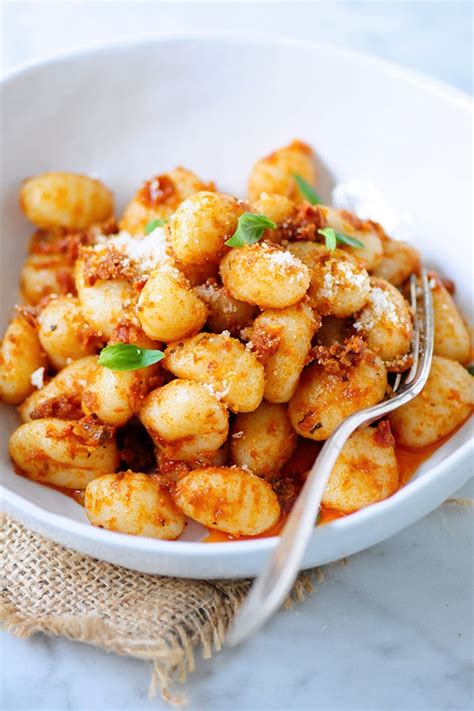 Sun Dried Tomato Pesto Gnocchi Delallo