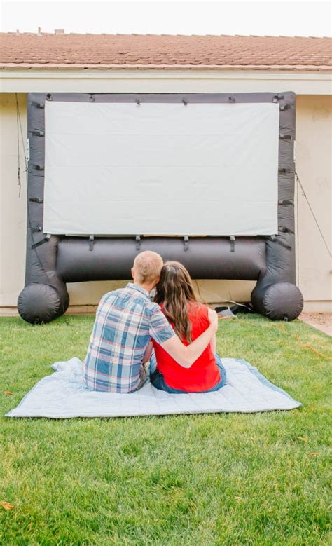 How To Create Your Own Outdoor Movie Theater For Backyard Movie Nights