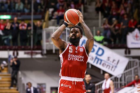 Basket Corey Davis Positivo Al Doping Il Cestista Di Trieste Sospeso