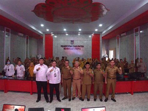 Pemerintah Kabupaten Bengkulu Utara Raih Penghargaan Prestasi Kepatuhan