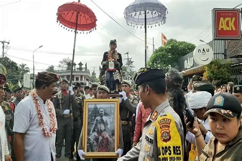 Tiba Di Klungkung Plakat Gelar Pahlawan Nasional Ida Dewa Agung Jambe