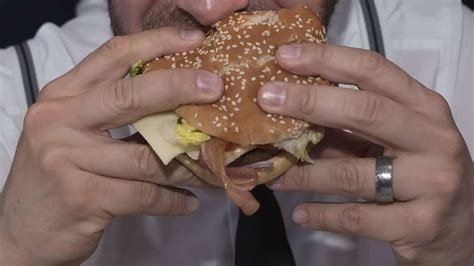 Wegen Supermarkt Burger im Krankenhaus Mann von Entschädigung maßlos