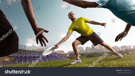 64 Flying disc freestyle Images, Stock Photos & Vectors | Shutterstock