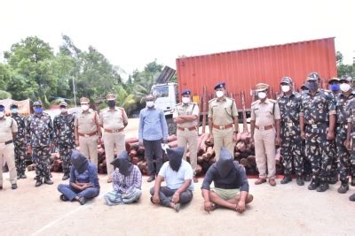 Andhra Police Arrest 4 Red Sanders Smugglers Lokmattimes