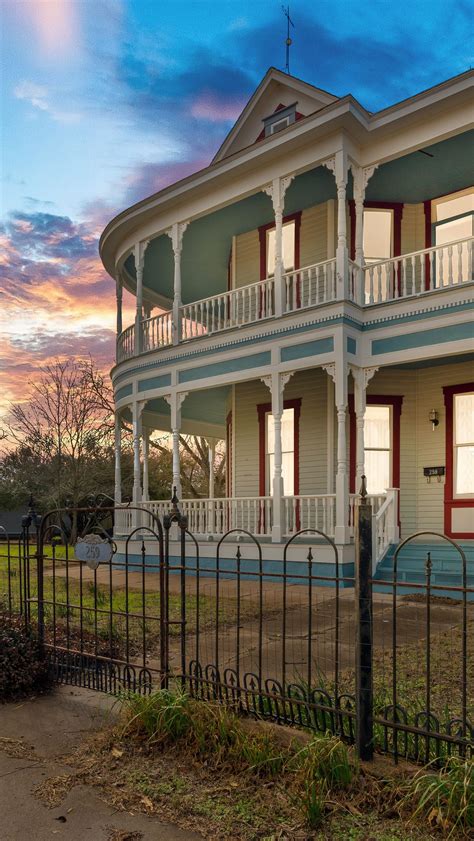 Kim Loeffler (@kim.tx.realtor) • Instagram photos and videos