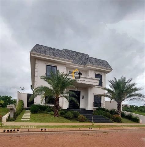 Casa de Condomínio na Avenida Waldemar Haddad Quinta do Golfe Jardins