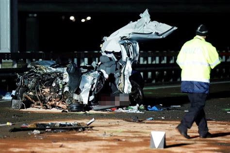 Lkw Geisterfahrer Wendet Auf A Tote Und Verletzte