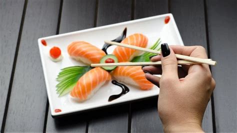 Inilah Cara Makan Sushi Yang Benar Jangan Hanya Untuk Pamer Di