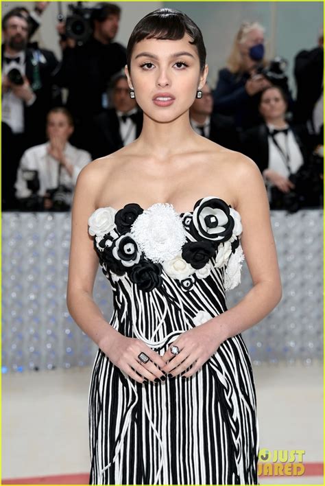 Olivia Rodrigo S Dress Is In Bloom At The Met Gala 2023 Photo 4927977