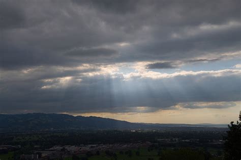 Paraíso Nuvens Raios De Sol Vale Foto gratuita no Pixabay