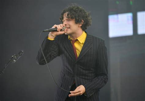 Malaysia Cancels Music Fest After British Band The 1975 S Same Sex Kiss Onstage Inquirer