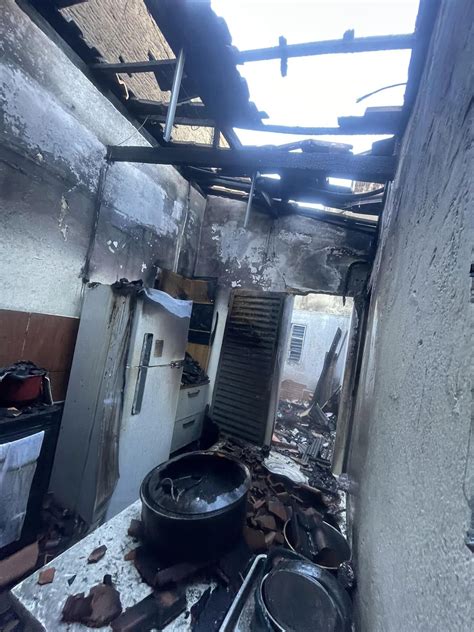 Criança de 3 anos pega isqueiro e incendeia casa em Pouso Alegre