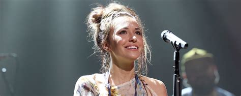 Lauren Daigle Returns With New Song “hold On To Me” American Songwriter