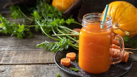 Así puedes preparar un jugo de calabaza con zanahoria para fortalecer