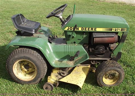 John Deere 212 Lawn Mower In Centerview Mo Item 5556 Sold Purple Wave