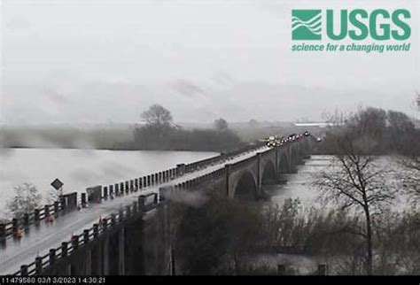 Highway 101 Washes Out In Sohum Flood Warnings Issued In Humboldt