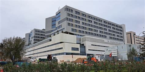 El Nuevo Edificio Del Hospital Universitario 12 De Octubre De Madrid