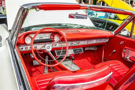 Ford Galaxie: Luxo, Potência e Legado nos EUA e Brasil - Retornar ...