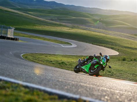 Galeria De Fotos Kawasaki Ninja Zx R Esportiva Evolui E Fica