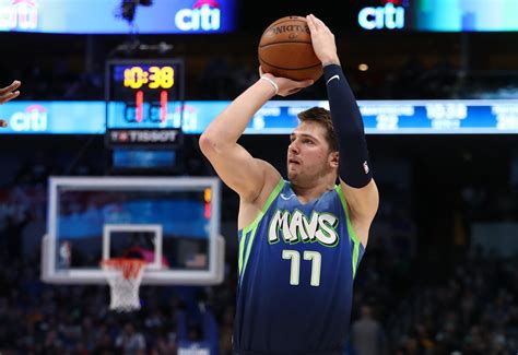 Dallas Mavericks Luka Doncic Is The Master Of The Step Back