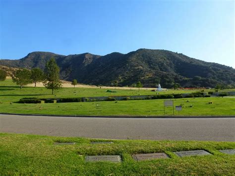 Forest Lawn Memorial Park Hollywood Hills Los Ángeles Información Para Visitantes And Reseñas