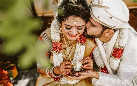 Super Trendy South Indian Bridal Poses Weva Photography