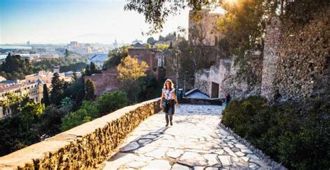 Málaga Capta los lugares más fotogénicos con un lugareño GetYourGuide