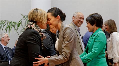 New Rotorua Mayor Tania Tapsell Sworn Into Role At Inaugural Meeting Nz Herald