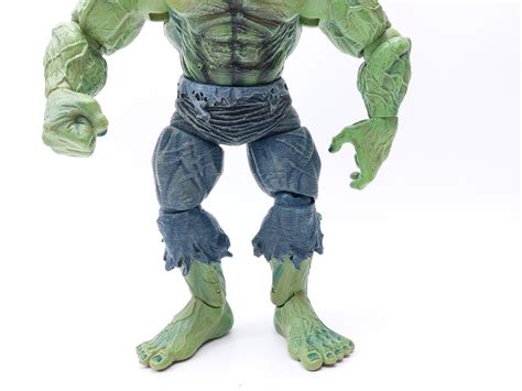 Marvel Diamond Comic Select Unleashed Incredible Hulk Action Figure