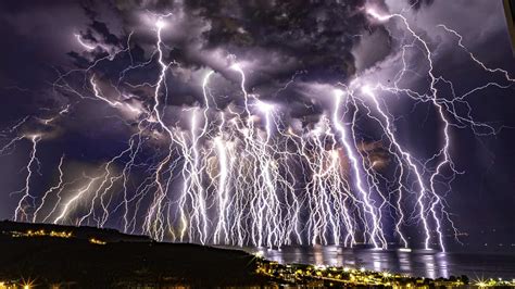 Foto impressionante mostra mais de 100 relâmpagos no céu da Turquia