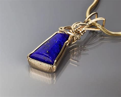 lapis-lazuli-necklace-gold | Jewelry Guide